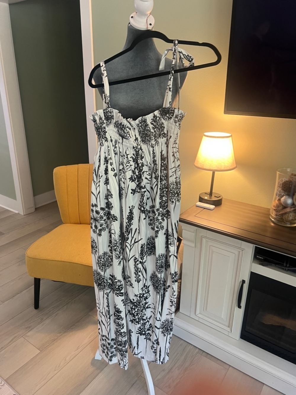 Women's Black & White Floral Maxi Dress - Sleeveless Tie-Strap - Picture 2 of 9
